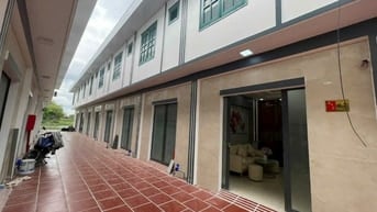 Nhà 4x8, gần chợ Bình Chánh, 2 p.ngủ. 350 tr ở ngay. Sổ riêng từng căn