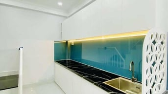 HẺM 4M.SỔ HỒNG RIÊNG. TIỆN KINH DOANH . GẦN MẶT TIỀN.
