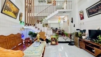 Nhà 2 tầng lệch Đẹp! - Kiệt 2 ô tô - Chỉ 4.8 tỷ - Gần Ông Ích Đường.