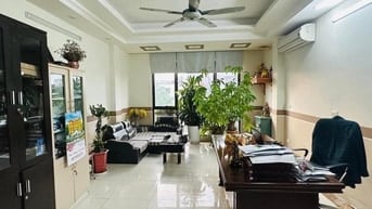 Bán nhà 5 tầng phố Quần Ngựa, 60m2, phân lô, có vỉa hè, đường ô tô