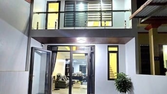Nhà Mới 1 Trệt 1 Lầu Diện Tích 95m2, Full Nội Thất, Shr, Giá Chỉ 2.35 