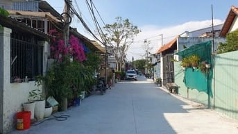 Gần chợ nhơn đức lê văn lương 