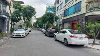 Bán nhà phố Hoa Lâm 33m2-4 tầng-mt3.6m-6.75 tỷ,ô tô đỗ cửa ngõ thông