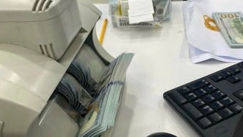 Tuyển người có hộ chiếu đổi đô tại bank hà nội trả lương cuối buổi