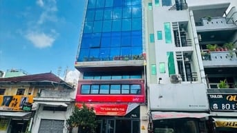 Cho thuê nhà mặt tiền Trần Hưng Đạo, Phường Nguyễn Thái Bình, Quận 1.