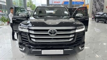 E đàn có 2 xe TOYOTA LAND CRUISER LC300 SIÊU LƯỚT 
