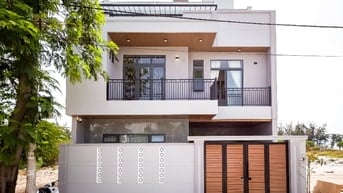 CẦN BÁN VILLA 3 TẦNG CẠNH BIỂN