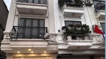 CHO THUÊ NHÀ LÀM VĂN PHÒNG, SHOWROOM –  NHÀ MỚI XÂY, THANG MÁY