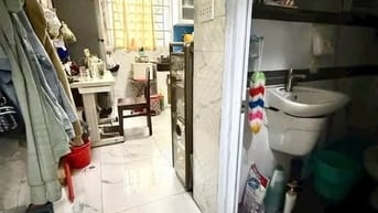  4,6tỷ nhà 71m2 đất , 1 lầu vị trí đẹp sau lưng Mặt Tiền nguyễn duy 
