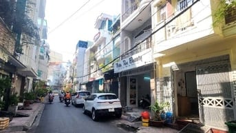 HXH có Lề cách 20m Ra MT Nguyễn Xí ngay Vincom. 4.5x14m 60m Đất 9.3Tỷ 