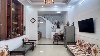 Chú Chân bán nhà chính chủ đường Nguyễn Khoái, đang thuê 12tr tháng