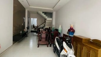 Bán nhà mặt tiền đường số Quận 7