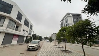 Nhà 2 mặt tiền lô góc trung tâm Đan Phượng hướng Nam-ĐB