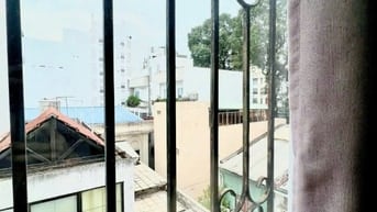 Mặt tiền 678c Sư Vạn Hạnh Q.10, DT: 9,7x14,1m kết cấu 5 tầng HĐT 100tr