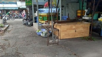 Sạp cho thuê ngay góc đầu chợ Thanh Đa (xe gắn máy quay đầu), 1tr