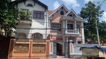 Bán Villa Phố Hoàng Dư Khương vị trí đẹp bậc nhất Q10. DT: 10 x 20m,3L