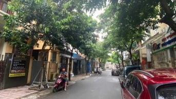 Bán nhà ngõ phố Trung Kính: DT 75m2, MT 4.5m, 5Tầng, ÔTô, Gía 22.8 Tỷ
