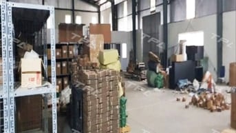 Tuyển 3 nhân viên , phụ đống gói hàng hóa.  Phụ bán hàng