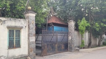 Kho bãi 1000 m2 có cổng tường rào, mặt tiền đường nhựa 8m.