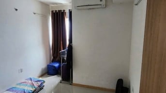 Chung cư Hoa Sen, Lạc Long Quân,Q11: 77m2, 2p ngủ,NT,12tr/th