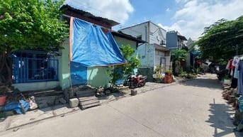 Bà cô mình lớn tuổi bán gấp nhà củ chia cho các con để về quê  diên tí