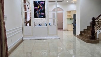 Cho thuê gấp biệt thự APAK, dt 10m x 17m, gần metro an phu Q2