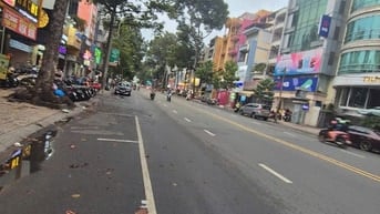 Tòa nhà HXH 6m Trần Phú, P.4,Q.5.DT 8x18, NH 8,9m.6 tầng có thang máy.