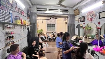 Tuyển thợ nam/nữ phụ gội đầu làm móng phụ tóc nữ tiệm Q.10