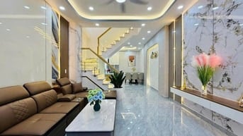 Bán nhà ngay Võ Thị Sáu, Quận 3. Giá: 3 tỷ 205,dt: 65m2, sổ hồng riêng