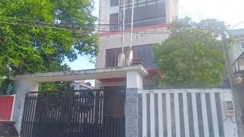 Cho Thuê Nhà 3 Lầu Sân Vườn 14 * 36 Hẻm Tải P Long Thạnh Mỹ. Quận 9