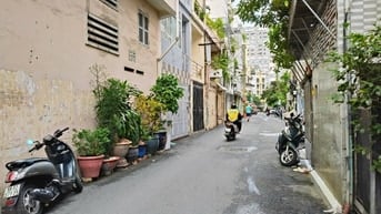 Hot!CC cho thuê Nhà 2 tầng, giá rẻ 9tr, ngay Nguyễn Đình Chiểu-ở ngay