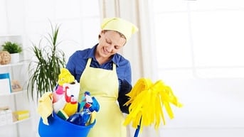 EM CẦN TÌM CHỊ LÀM TẠP VỤ DỌN DẸP VĂN PHÒNG (ưu tiên lớn tuổi ) 
