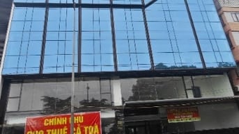 Cho thuê chân đế chung cư Five Star khu đông dân, DT 120m2x2T,  MT 8m