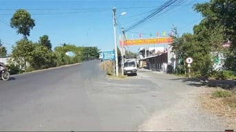 BÁN ĐẤT VIEW SÔNG, MẶT TIỀN LỘ NHỰA, XE HƠI TỚI TẬN NƠI.
