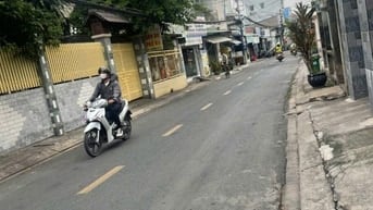 Cho thuê nhà mặt tiền (ngang 11m) đường số 6, gần Bệnh Viện Tp Thủ Đức
