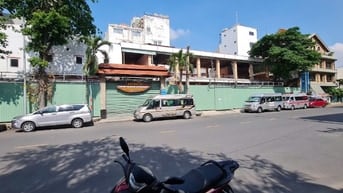 cho thuê 5 căn liền kề mặt tiền chính hoàng việt
