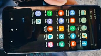 Cần bán Samsung j6 plus full chức năng