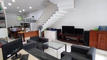 NHÀ 3 MẶT TIỀN LIÊN PHƯỜNG KẾ GLOBAL CITY, 3 TẦNG, SỔ HỔNG 84m2