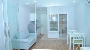 Hàng kín! mặt tiền ngay Hậu Giang DT: Nh 9,8mx25 hầm 6 tầng, HĐT 120tr