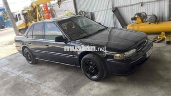 Honda Accord 1993 2.0 MT - 100000 km