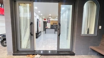 BÁN NHÀ TẶNG NỘI . NHÀ TIỆN ÍCH