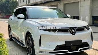 VINFAST VF9 - Giao xe ngay, đủ màu lựa chọn!