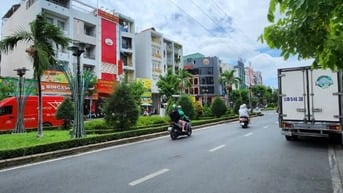 Bán nhà 5 tầng Mặt đường PHAN XÍCH LONG