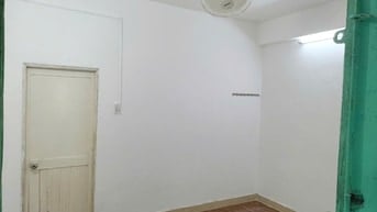 Cho thuê phòng lầu 4, đường  Võ Văn Tần, Quận 3, mới sơn sửa