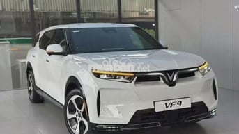 Vinfast VF9 eco sản xuất 2024 mới 100%.