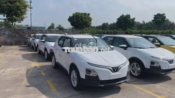 Vf5 trắng 2025 mới 100%.
