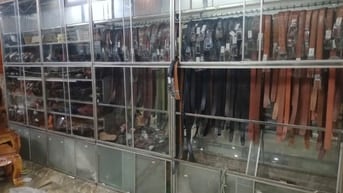 Chuyển cửa hàng, cần thanh lý tủ kệ như hình tại Bình Hưng Hòa, Tp.HCM