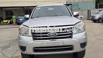 Ford Everest 2011 2.6L 4x4 MT - 120000 km