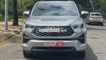 Toyota Innova Cross Hybric 2023