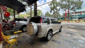 Ford Everest 2010 2.5L 4x4 MT - 180000 km